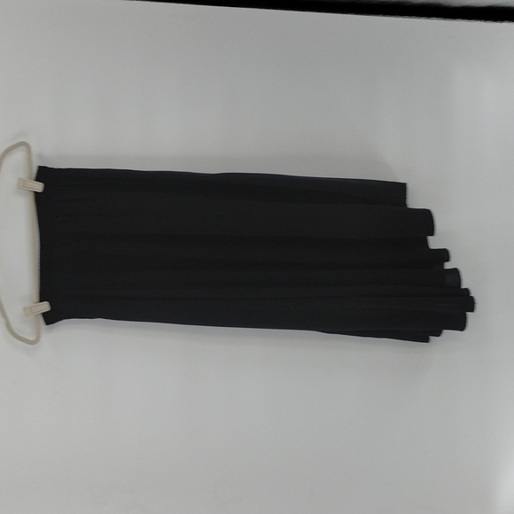 Z & L maxi skirt asymmetrical size x small to small solid black elastic waist - Picture 4 of 5